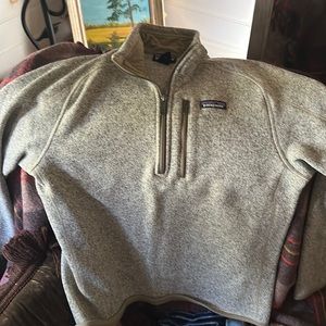 Size medium Patagonia quarter zip